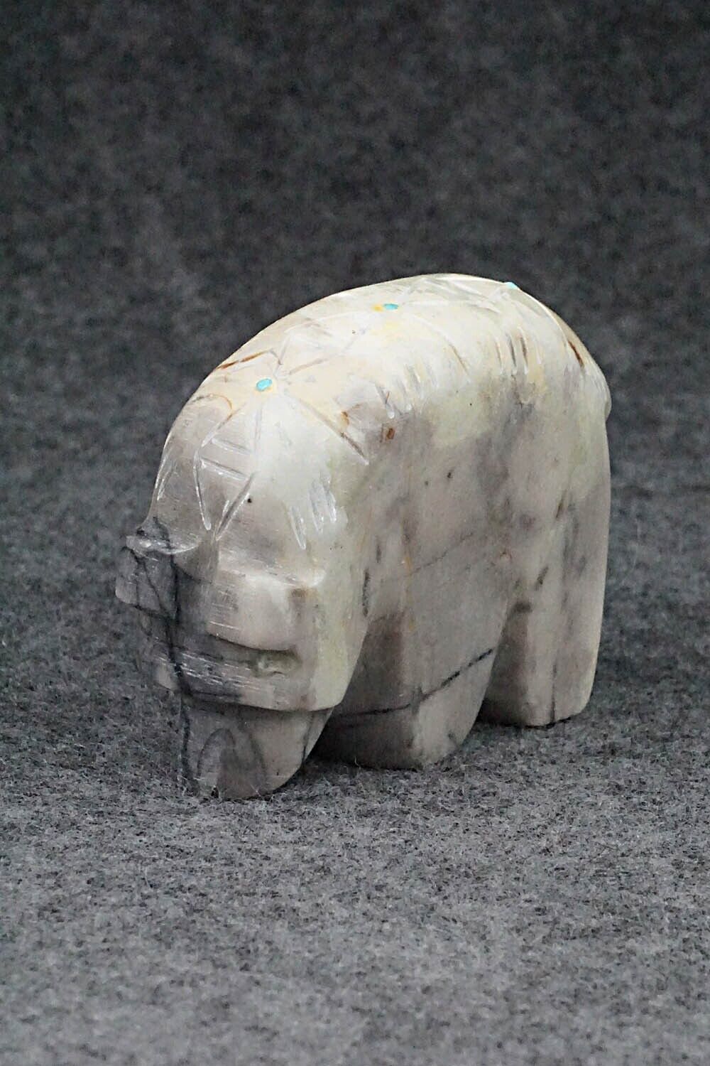 Bear Zuni Fetish Carving - Ronnie Lunasee