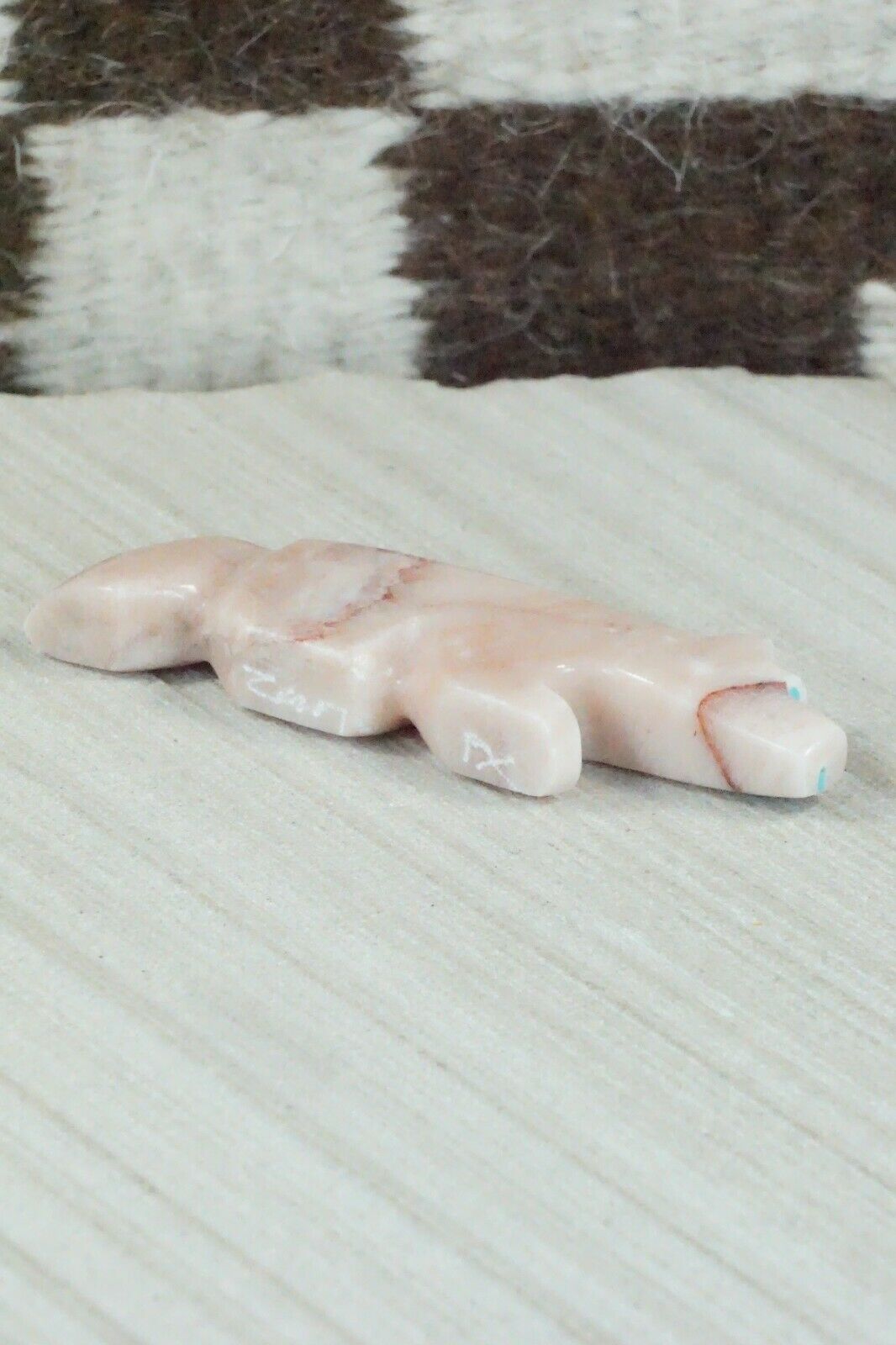 Wolf Zuni Fetish Carving - Bernard Laiwakete