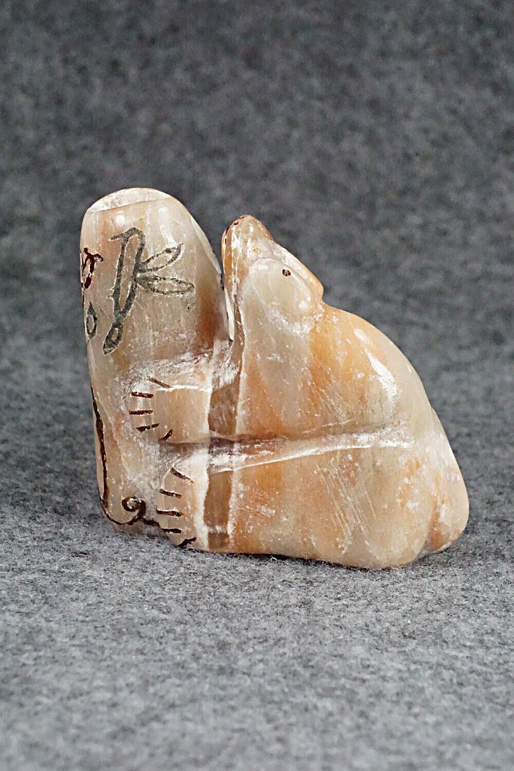 Bear Zuni Fetish Carving - Rick Kallestewa