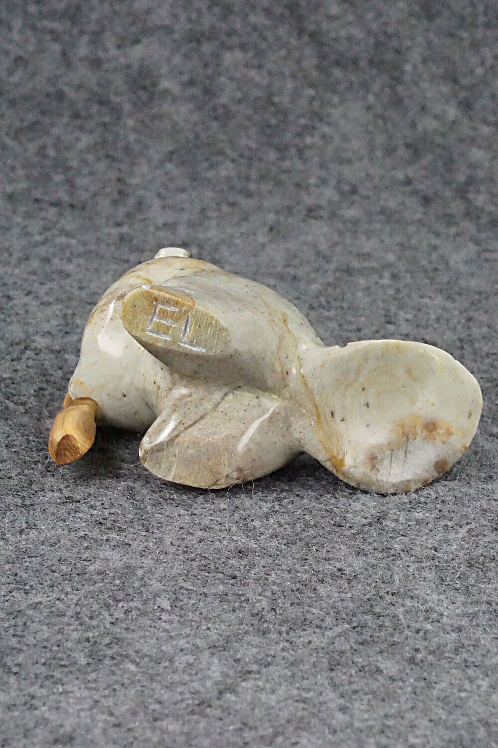 Beaver Zuni Fetish Carving - Enrike Leekya