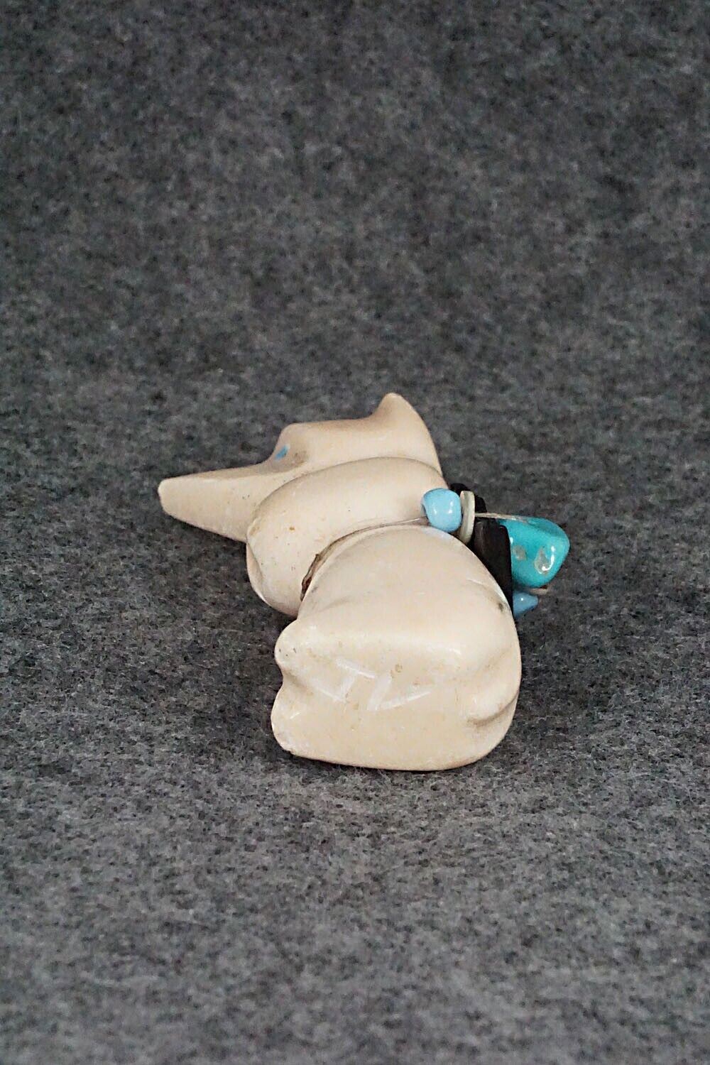 Bear Zuni Fetish Carving - Lance Deysee
