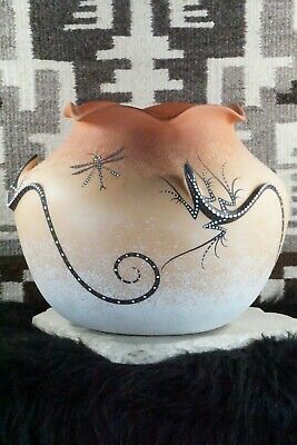 Zuni Pottery - Deldrick Cellicion