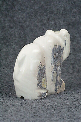 Bear Zuni Fetish Carving - Gilbert Lonjose
