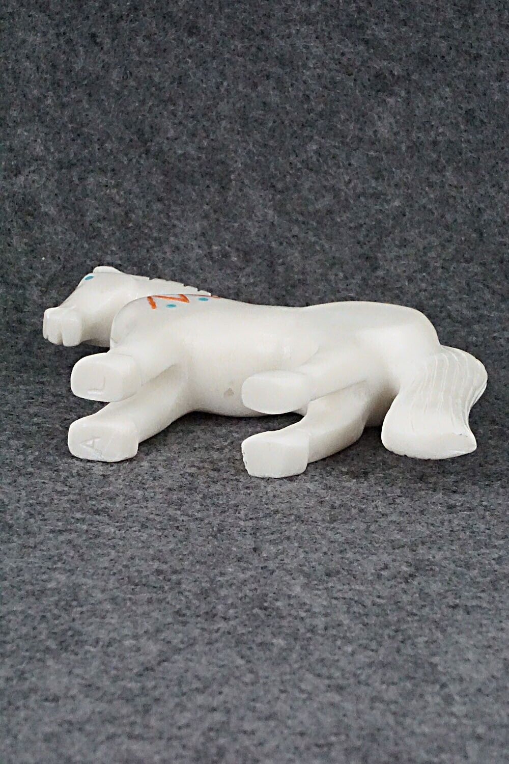 Horse Zuni Fetish Carving - Andres Lementino