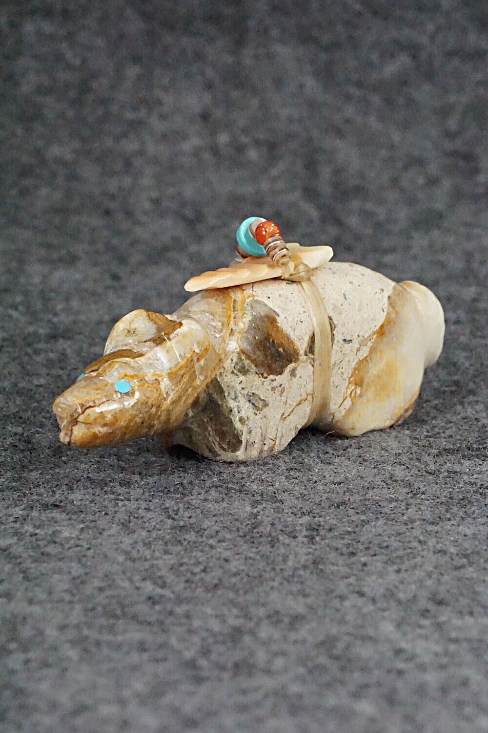 Bear Zuni Fetish Carving - Peter Gasper