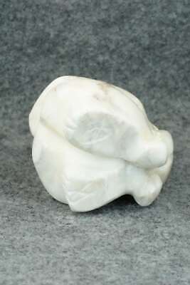 Bear Zuni Fetish Carving - Ariane Quam