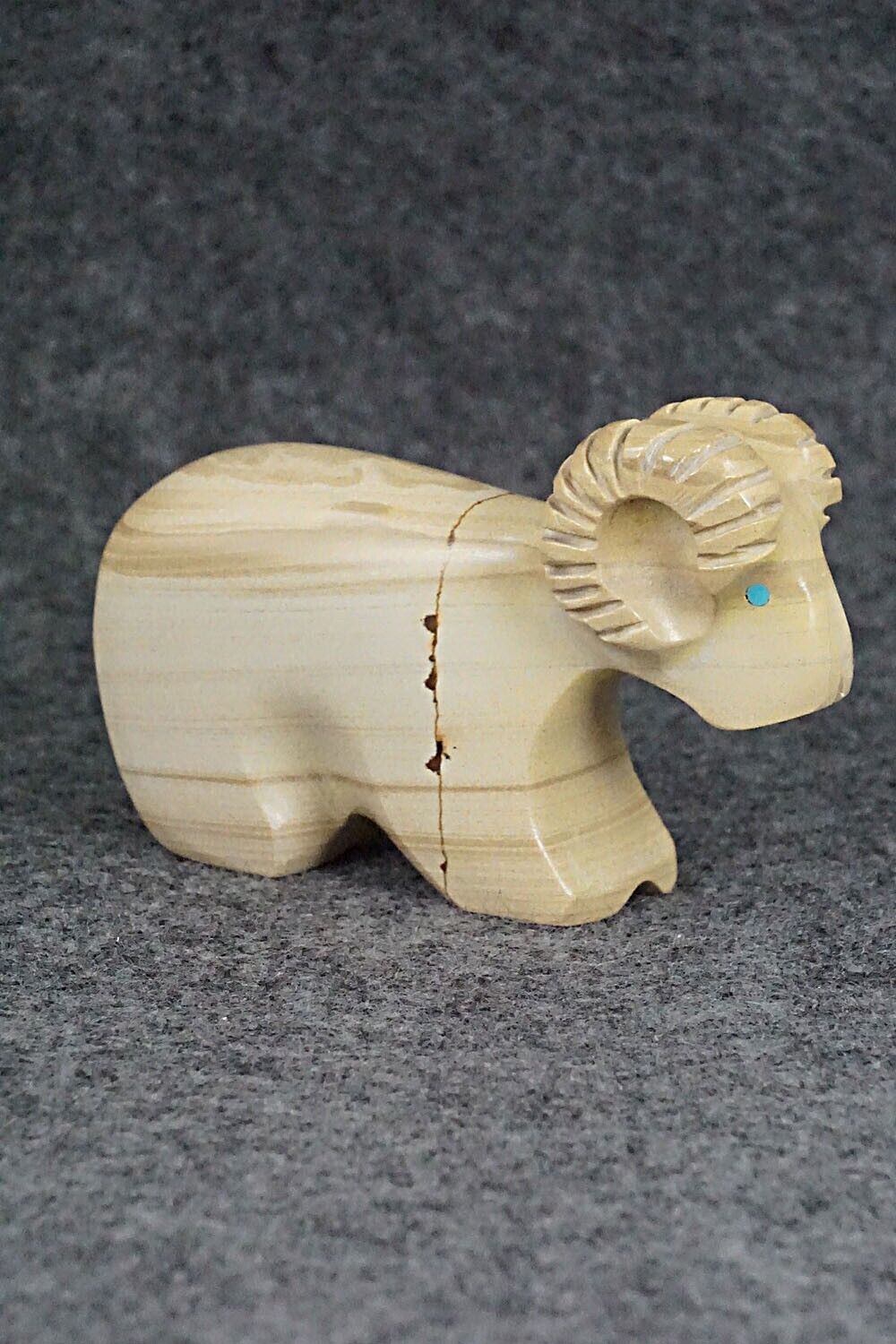 Ram Zuni Fetish Carving - Rodney Laiwakete