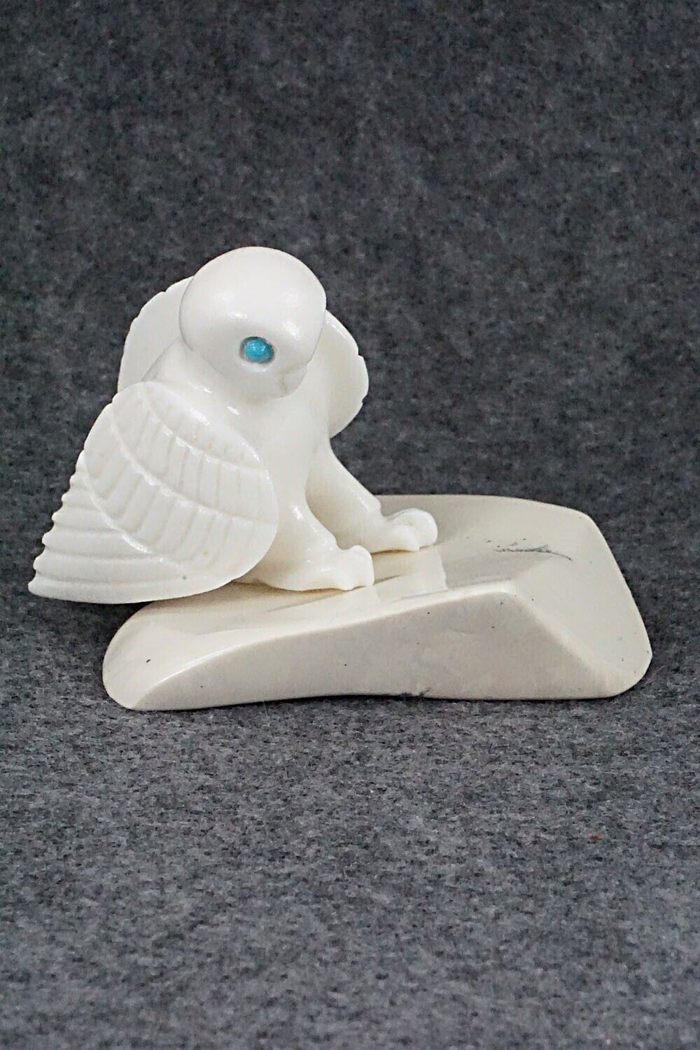 Owl Zuni Fetish Carving - Albert Eustace