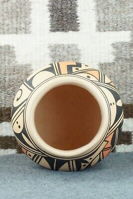 Hopi Pottery - D. Yesslith
