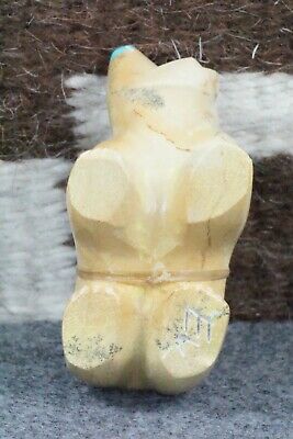 Bear Zuni Fetish Carving - Enrike Leekya