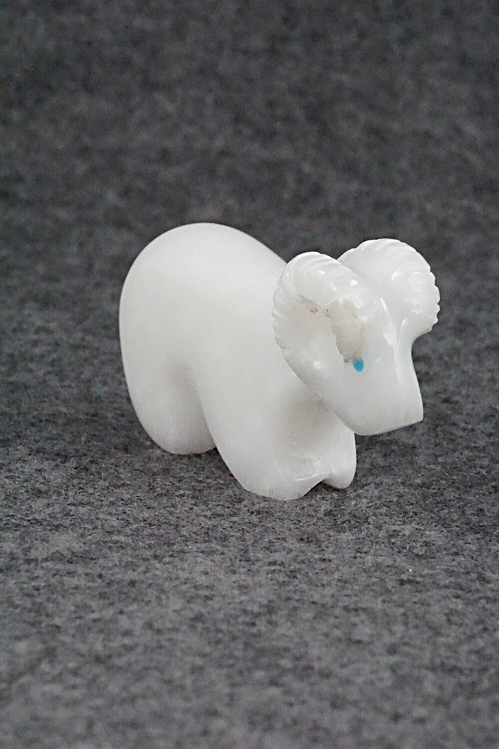 Ram Zuni Fetish Carving - Rodney Laiwakete