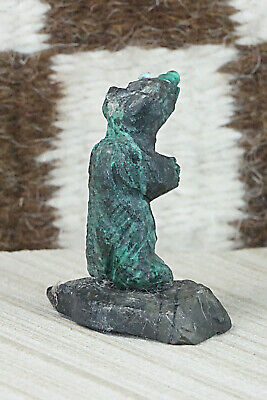 Bear Zuni Fetish Carving - Jon Quam