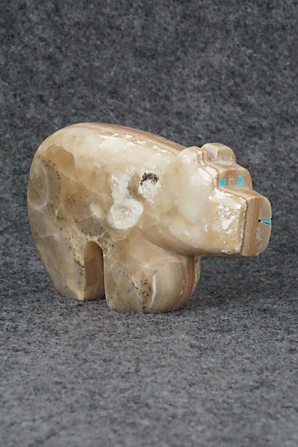 Bear Zuni Fetish Carving - Bernard Laiwakete