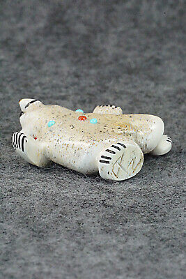 Bear Zuni Fetish Carving - Claudia Peina