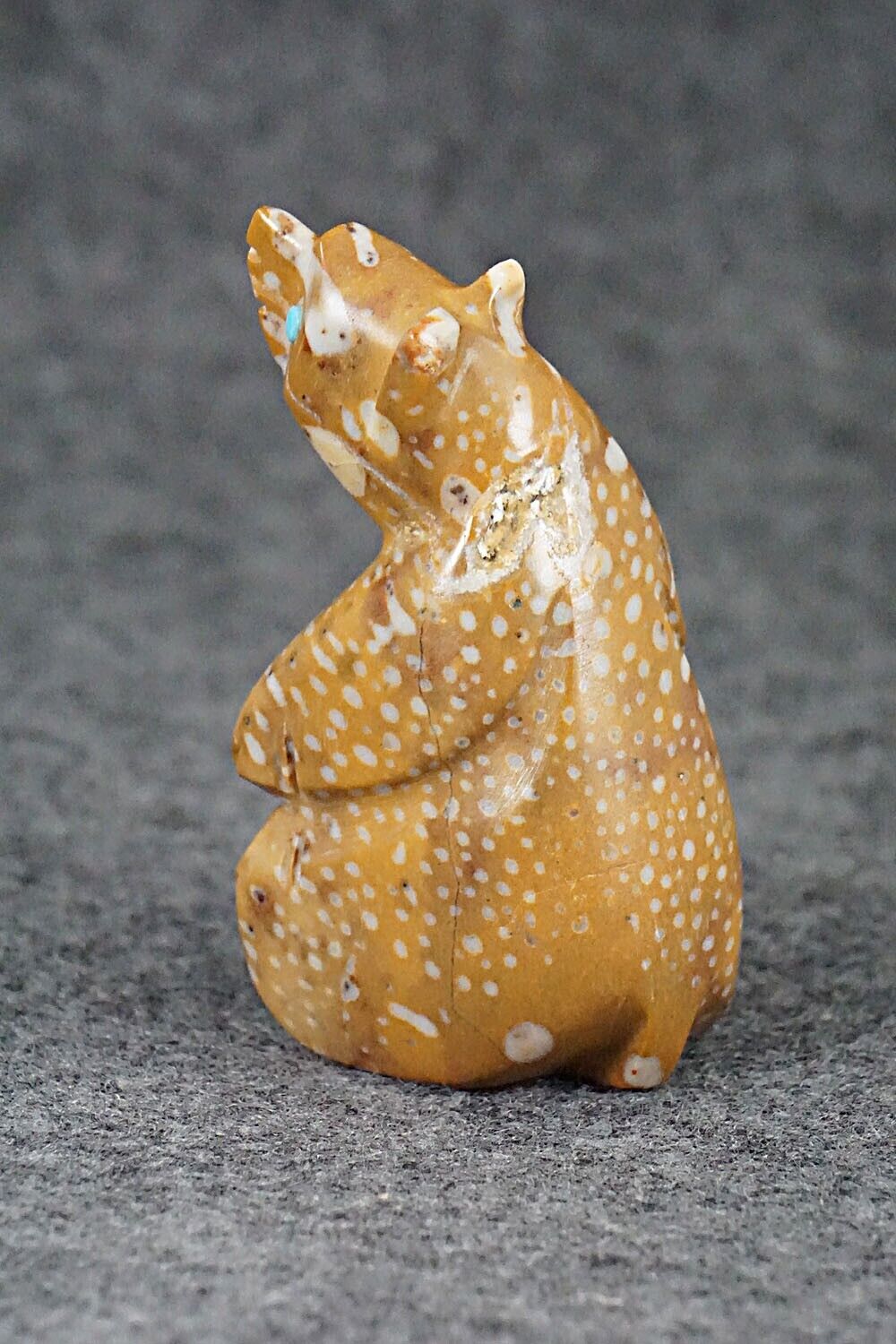 Bear Zuni Fetish Carving - Ronnie Lunasee