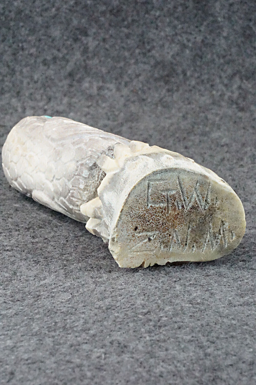 Eagle Zuni Fetish Carving - Garrick Weeka