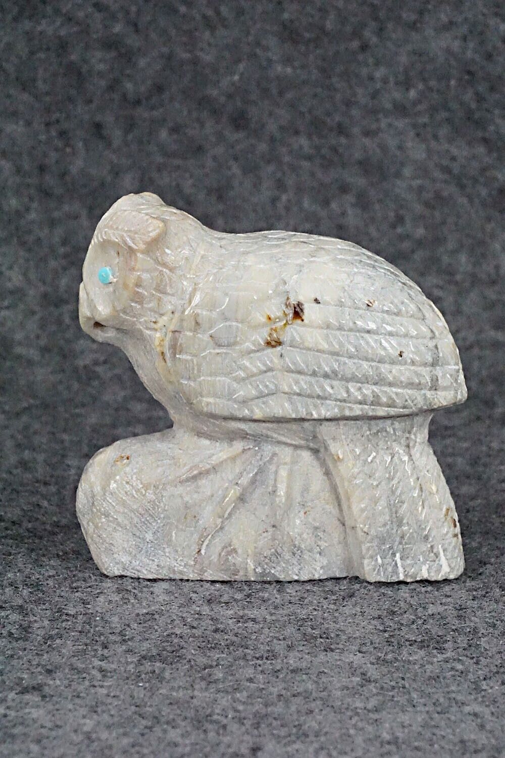 Owl Zuni Fetish Carving - Derrick Kaamasee