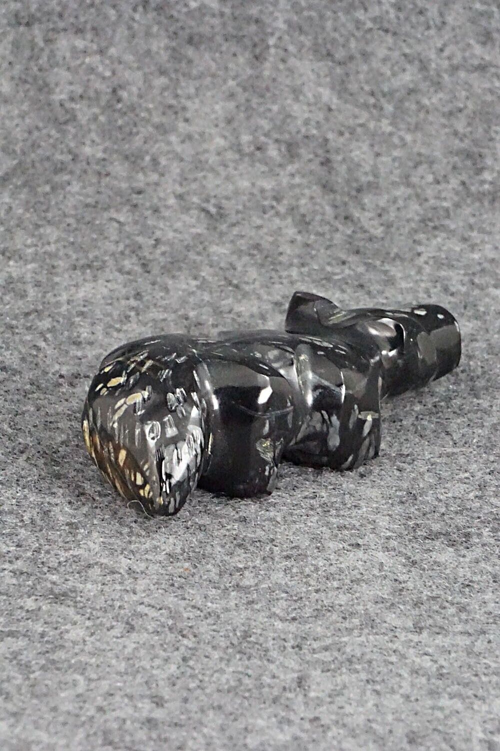 Badger Zuni Fetish Carving - Rodney Laiwakete