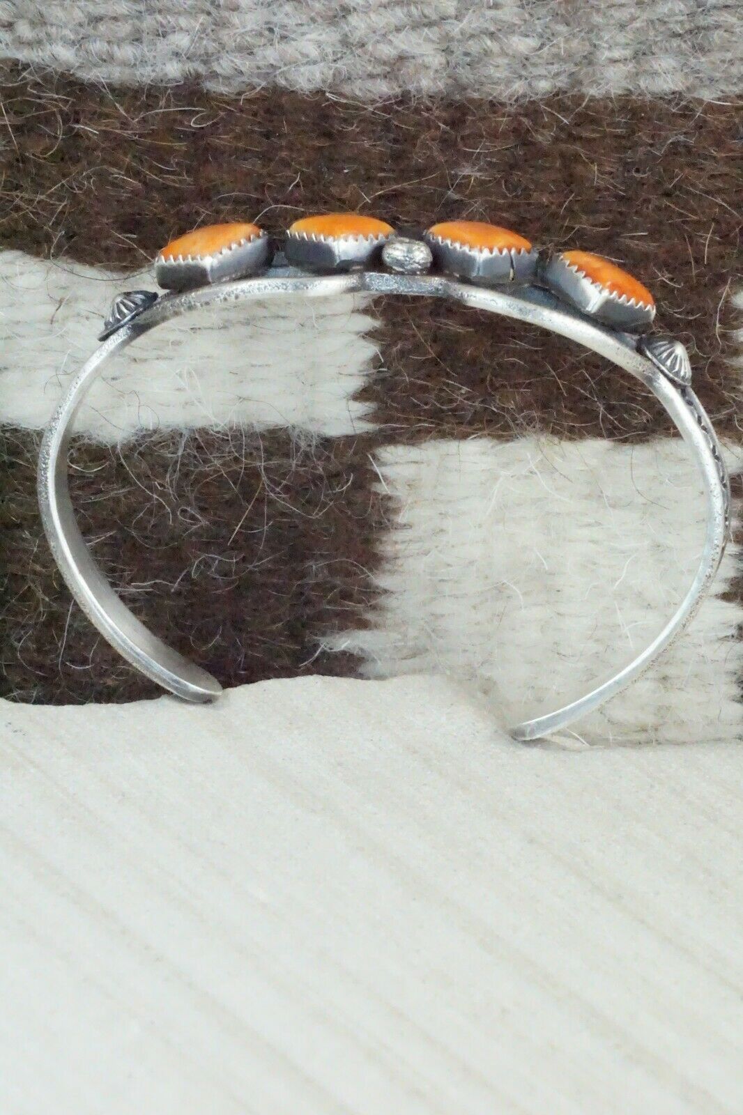 Spiny Oyster and Sterling Silver Bracelet - Eva & Linberg Billah