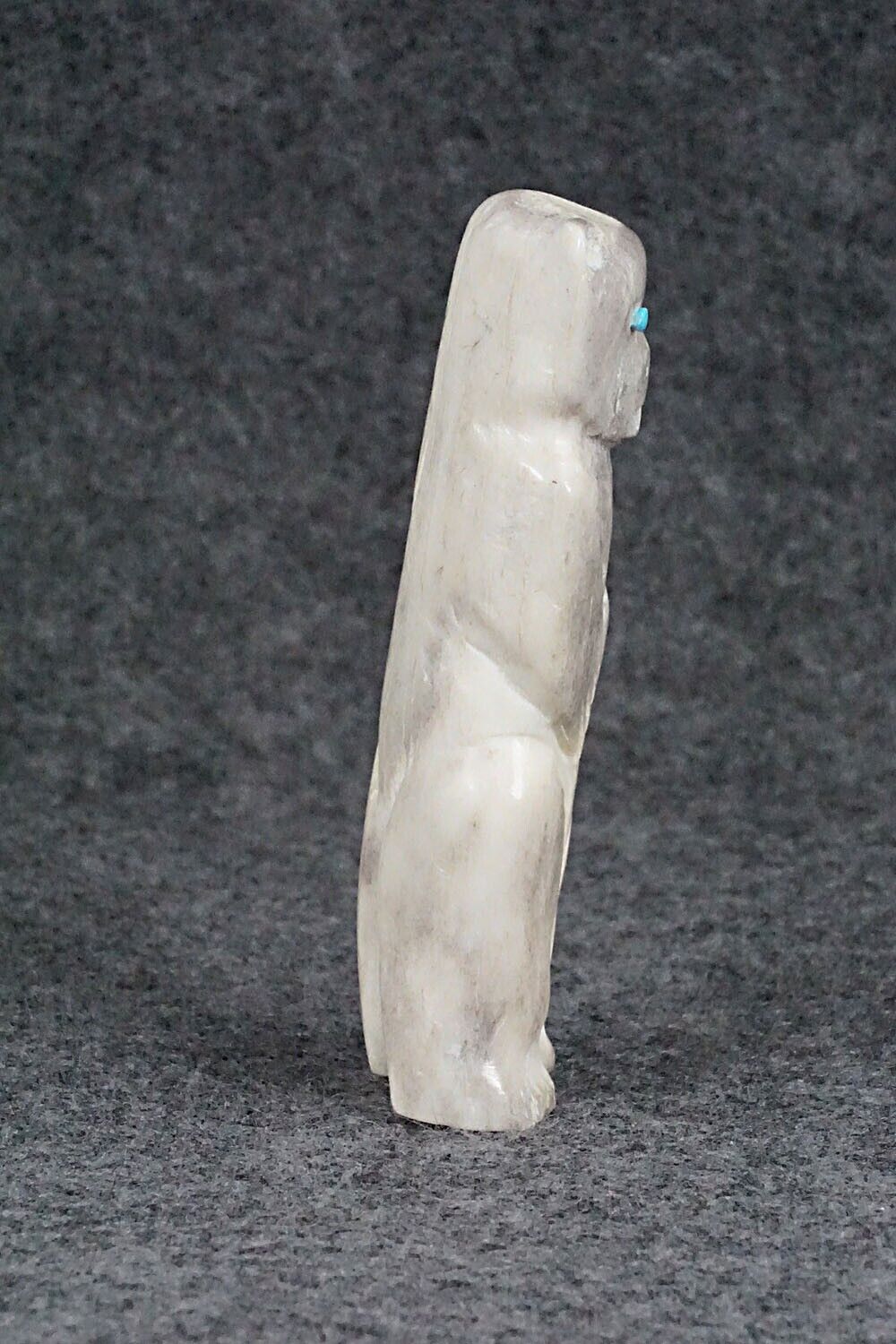 Bear Zuni Fetish Carving - Faron Lowsayatee