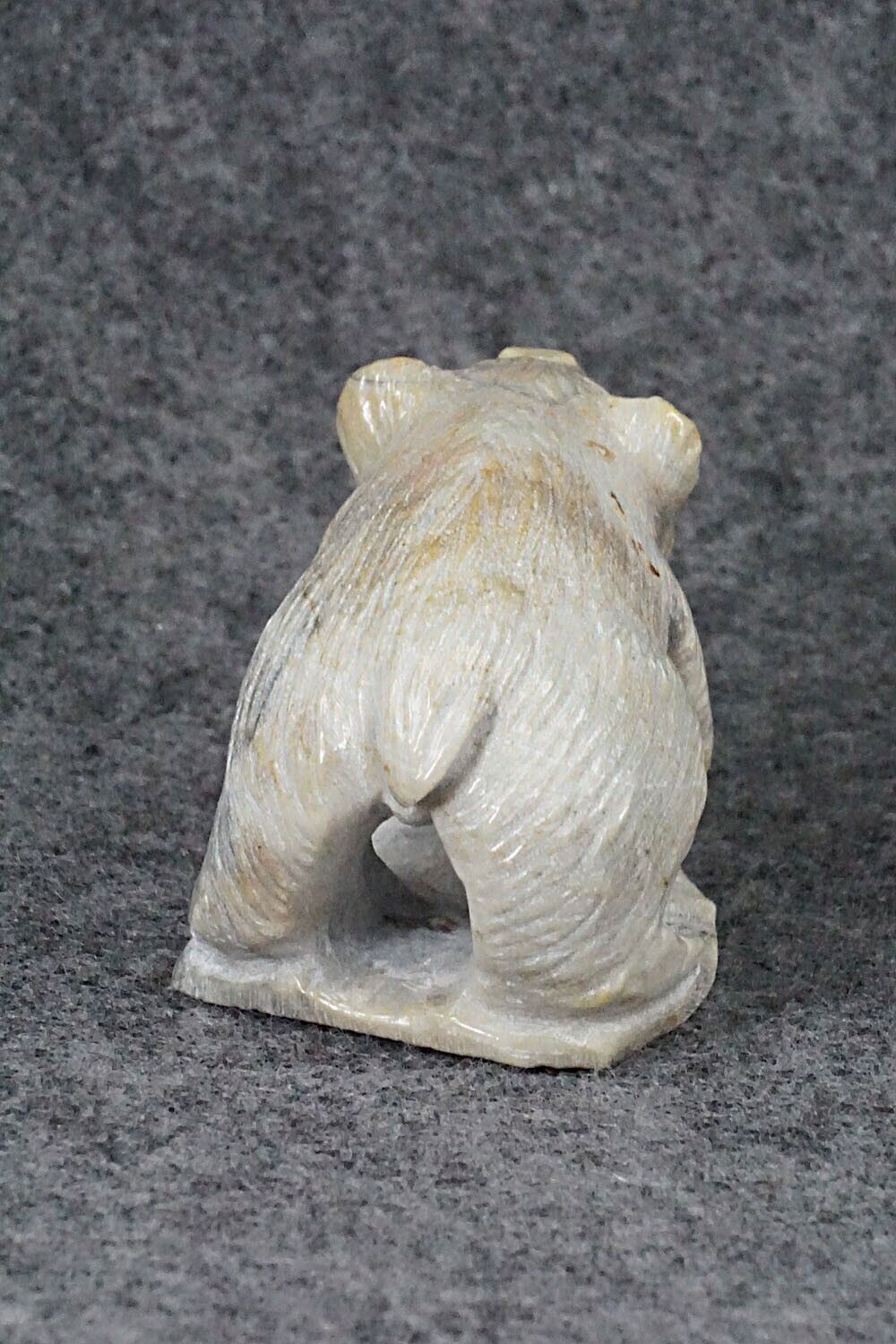 Bear Zuni Fetish - Derrick Kaamasee