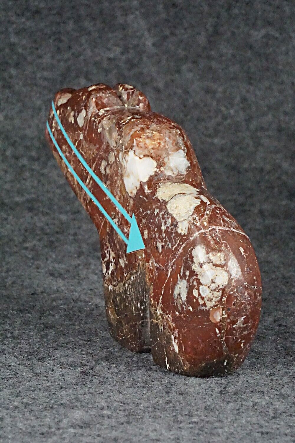 Bear Zuni Fetish Carving - Bernard Laiwakete