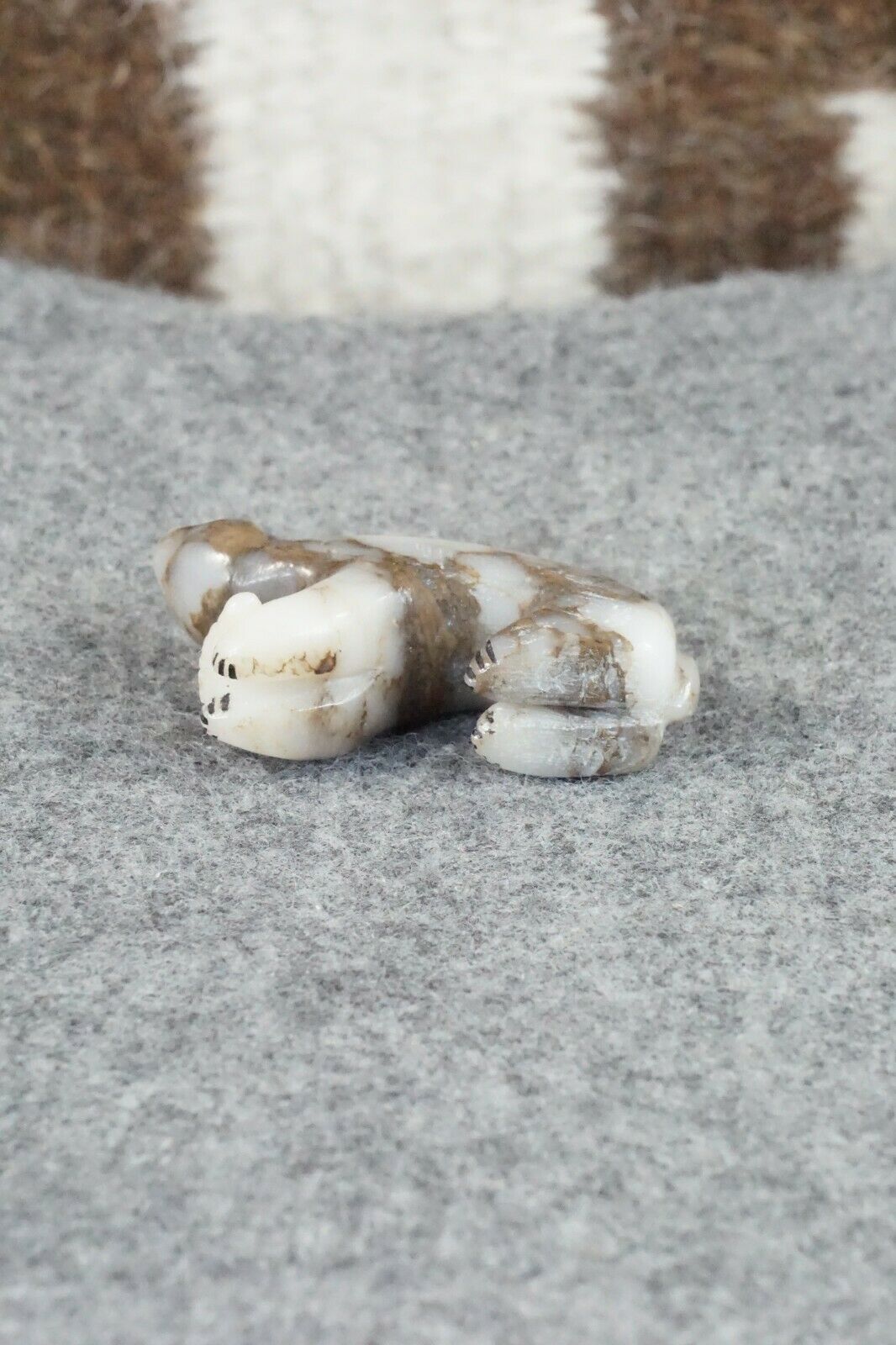 Bear Zuni Fetish Carving - Rick Kallestewa