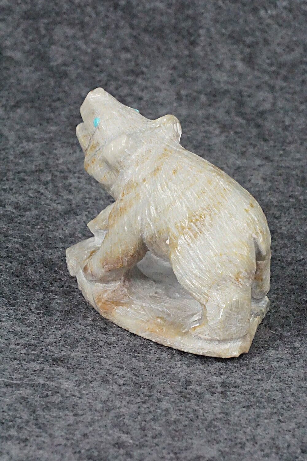 Bear Zuni Fetish - Derrick Kaamasee