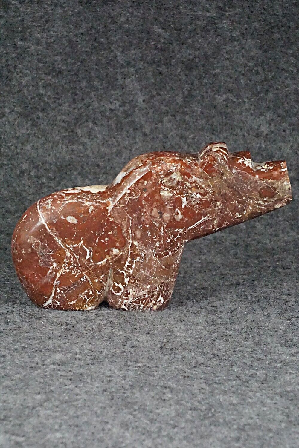 Bear Zuni Fetish Carving - Bernard Laiwakete