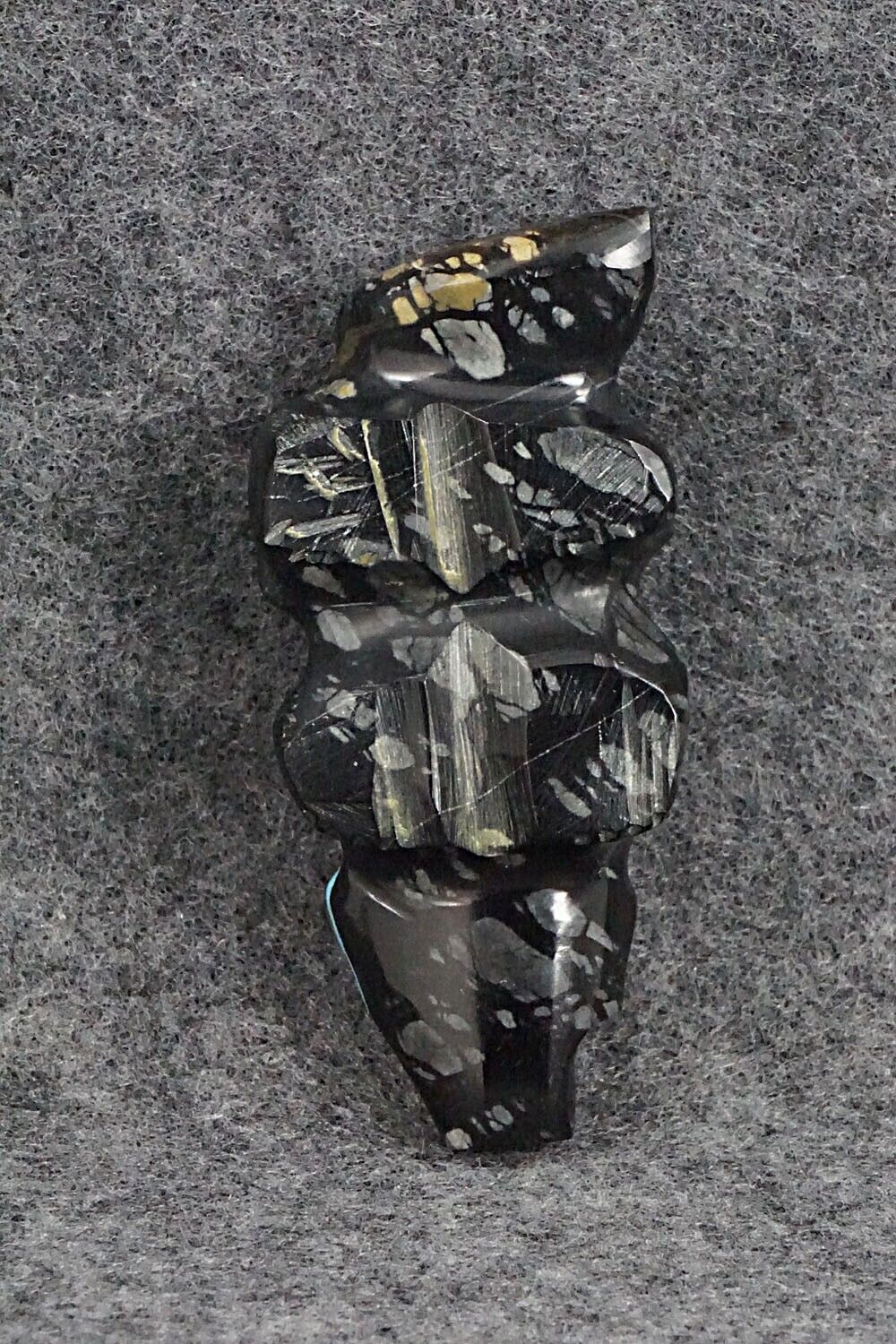 Badger Zuni Fetish Carving - Rodney Laiwakete