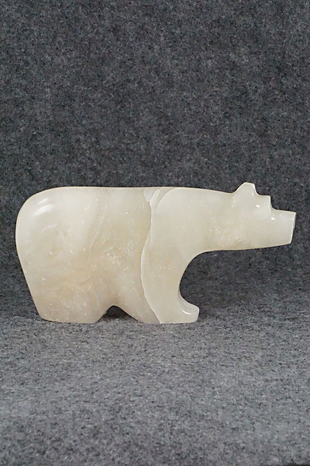 Bear Zuni Fetish Carving - Bernard Laiwakete