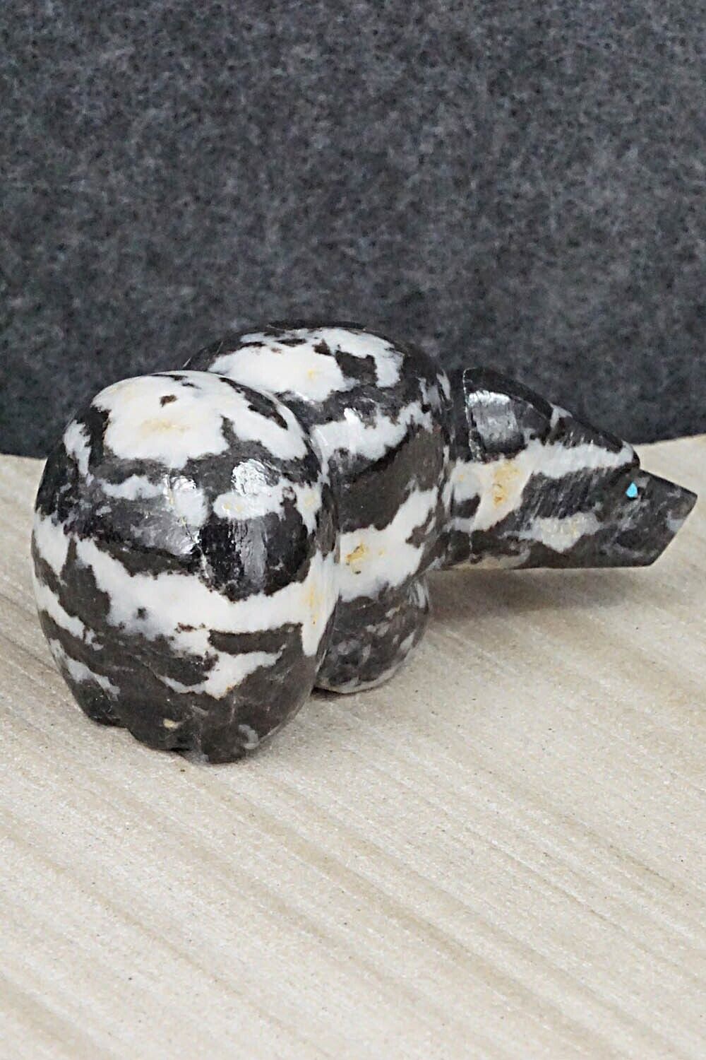 Bear Zuni Fetish Carving - Ed Lementino
