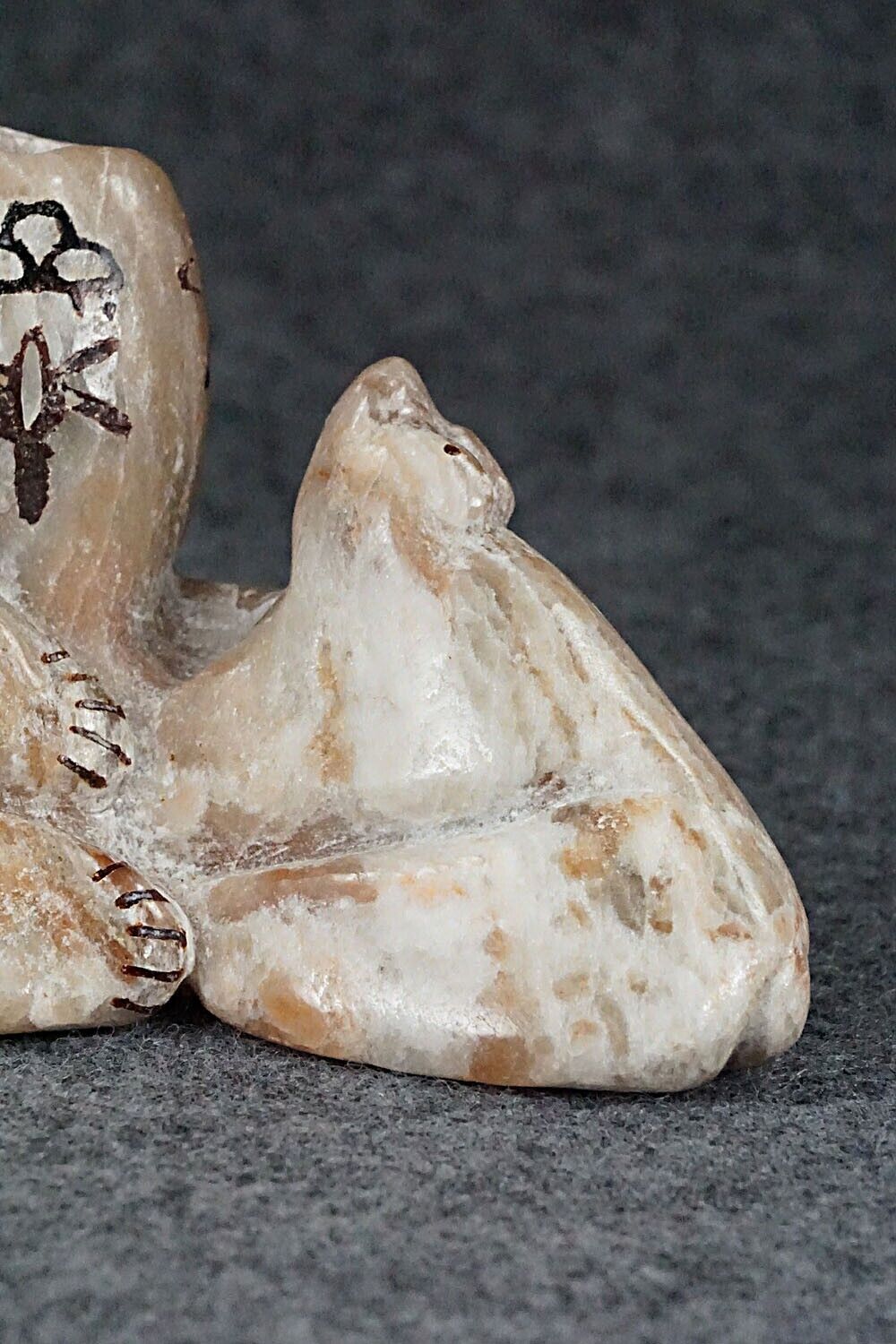 Bear Zuni Fetish Carving - Rick Kallestewa