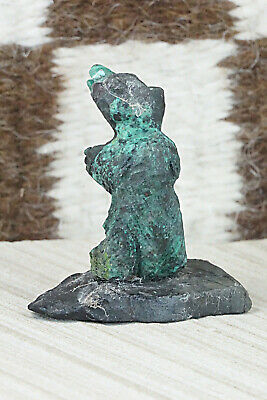 Bear Zuni Fetish Carving - Jon Quam