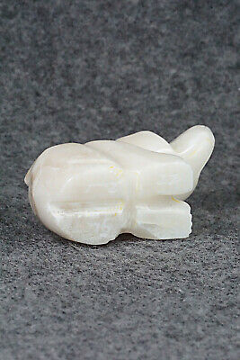 Bear Zuni Fetish Carving - Gilbert Lonjose
