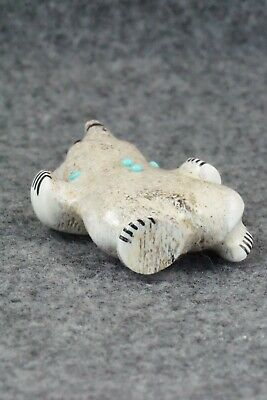 Bear Zuni Fetish Carving - Claudia Peina