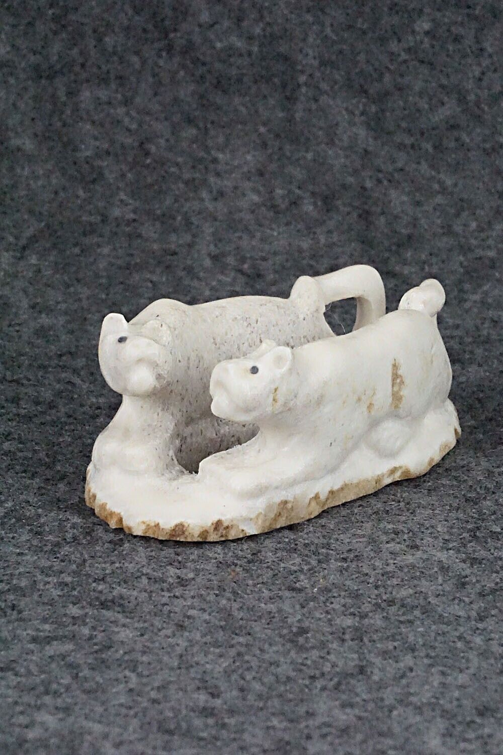Mountain Lion Zuni Fetish Carving - Maxx Laate