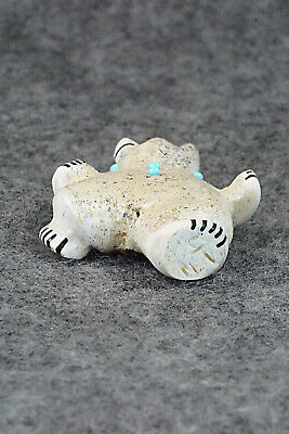 Bear Zuni Fetish Carving - Claudia Peina