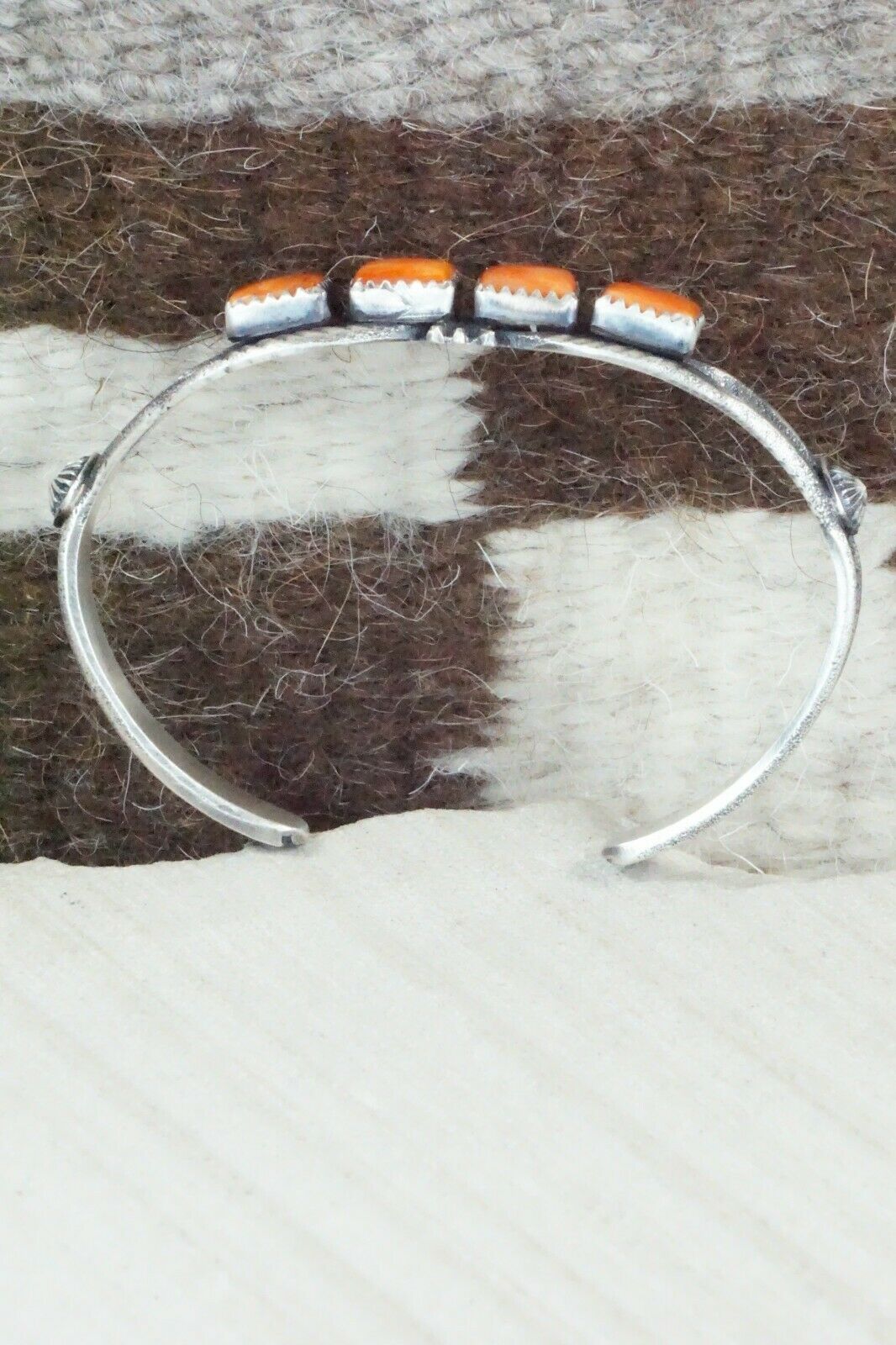 Spiny Oyster and Sterling Silver Bracelet - Eva & Linberg Billah