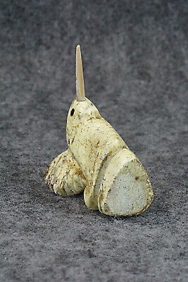 Hummingbird Zuni Fetish Carving - Justin Red Elk