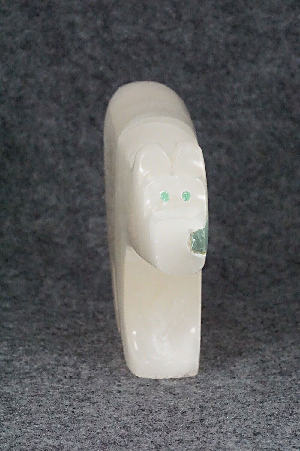 Bear Zuni Fetish Carving - Bernard Laiwakete