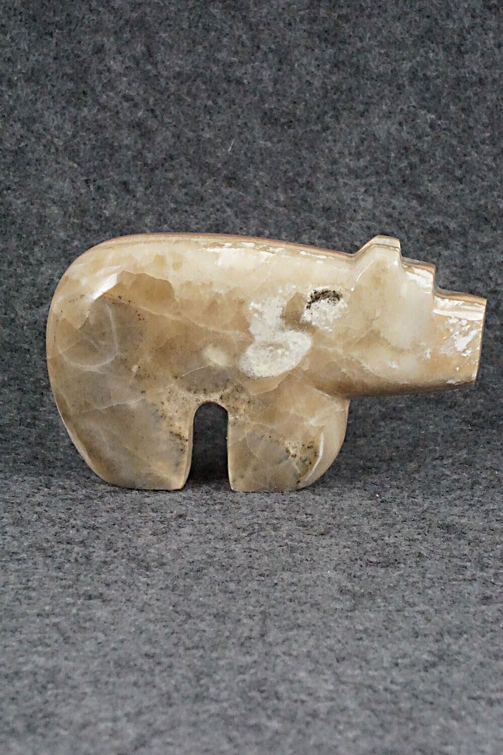 Bear Zuni Fetish Carving - Bernard Laiwakete