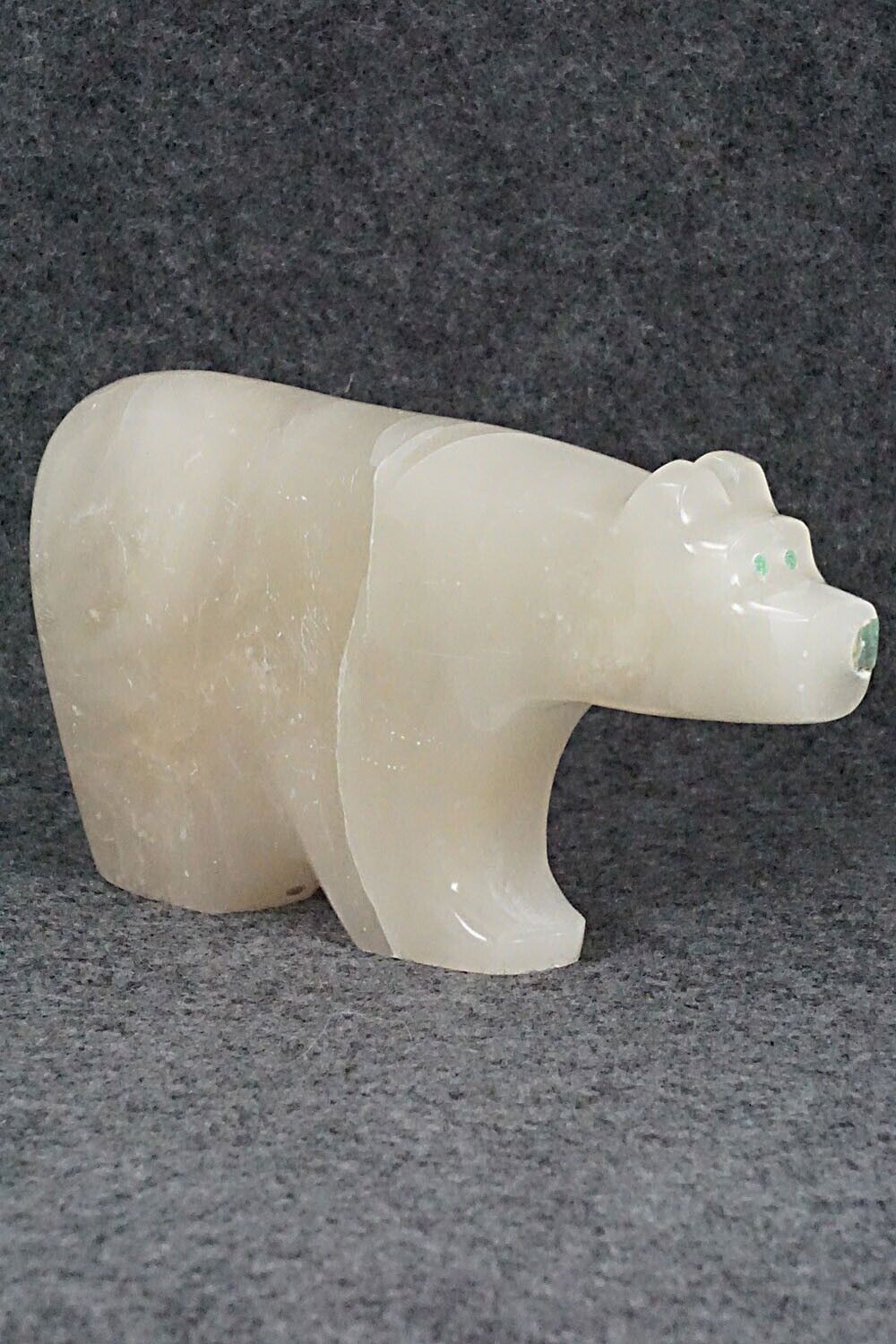 Bear Zuni Fetish Carving - Bernard Laiwakete