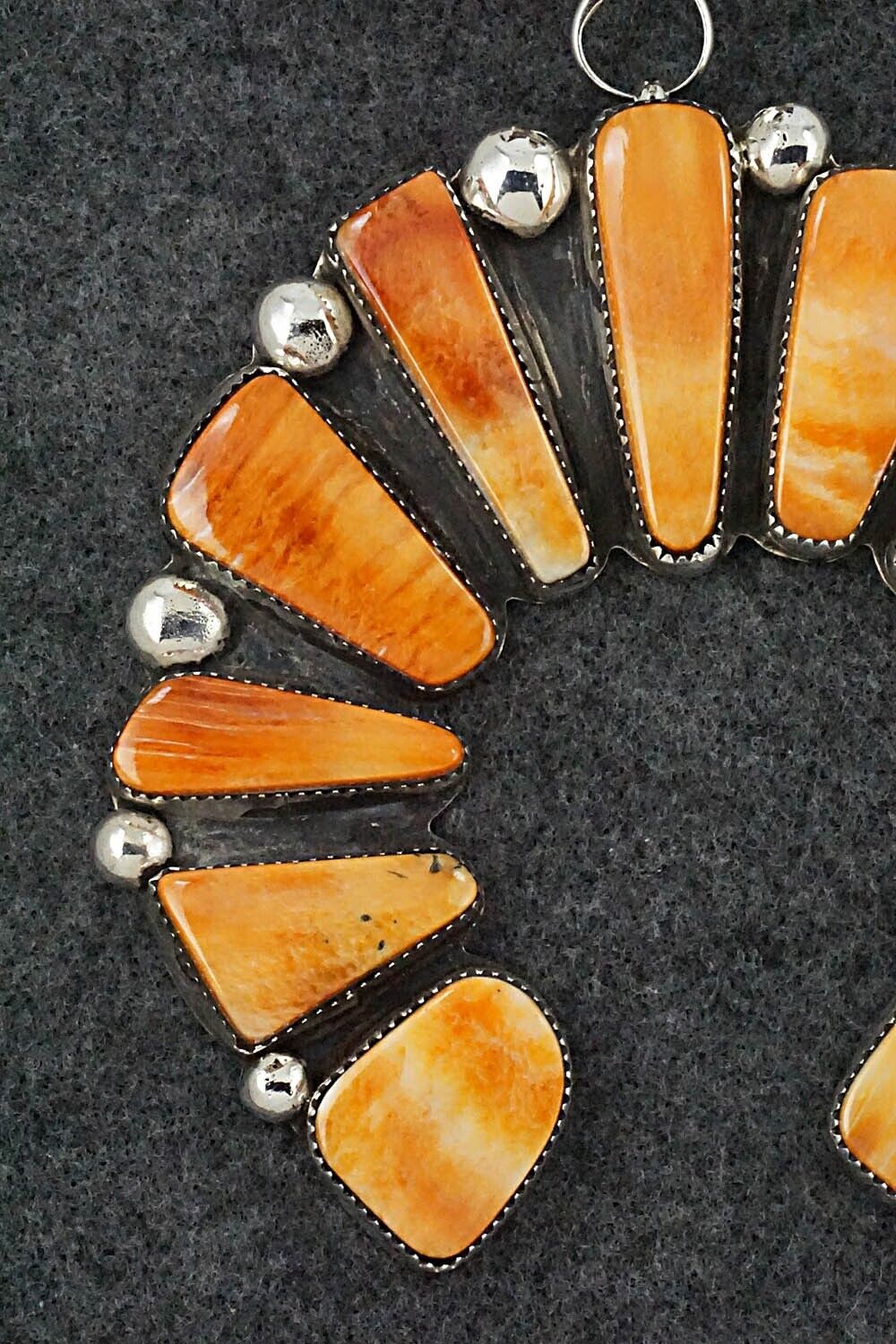 Spiny Oyster and Sterling Silver Naja Pendant - Leslie Nez