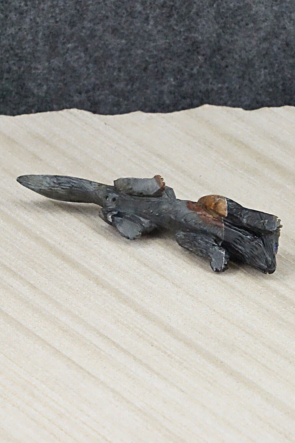 Wolf Zuni Fetish Carving - Lance Cheama