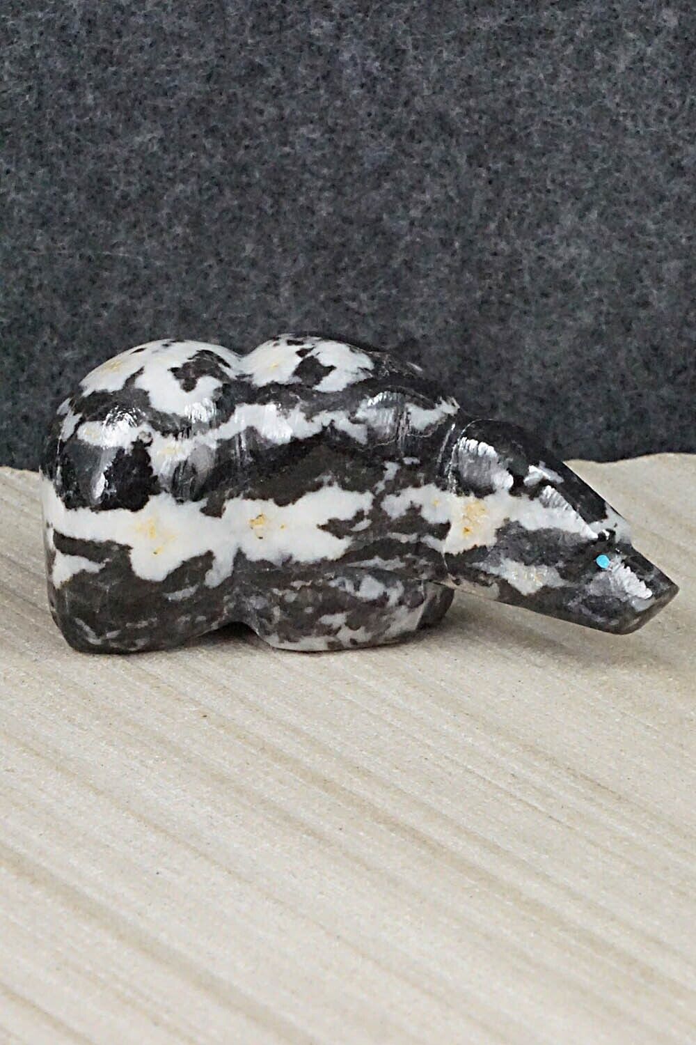 Bear Zuni Fetish Carving - Ed Lementino