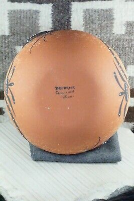 Zuni Pottery - Deldrick Cellicion
