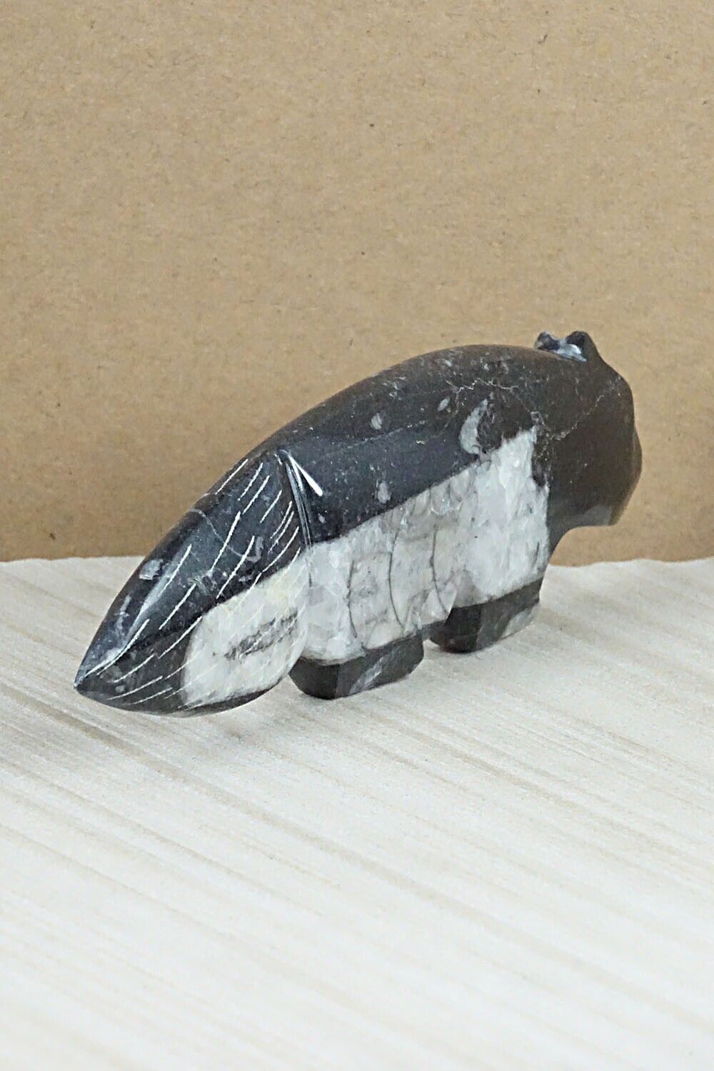 Wolf Zuni Fetish Carving - Kenric Laiwakete