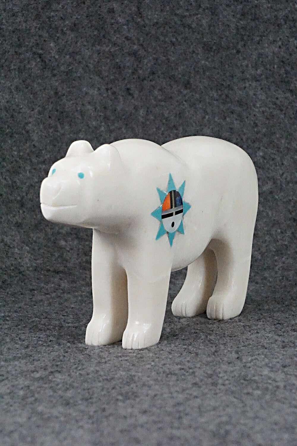 Bear Zuni Fetish Carving - Andres Lementino