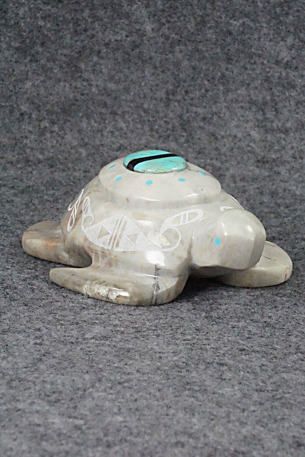 Sea Turtle Zuni Fetish Carving - Shannon Calavaza